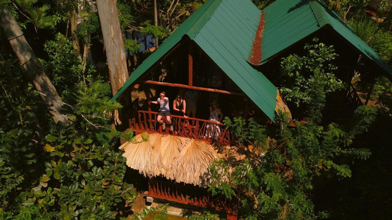 Jungle Face Inn Ella Eksteriør billede